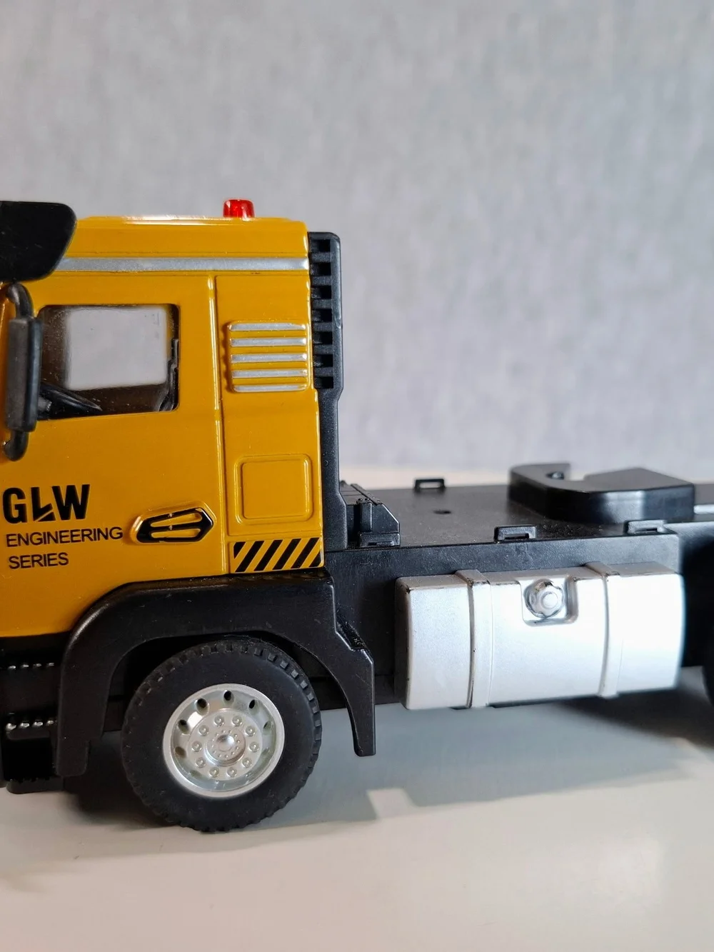 GLW  Yellow Toy Engineering Truck for Kids